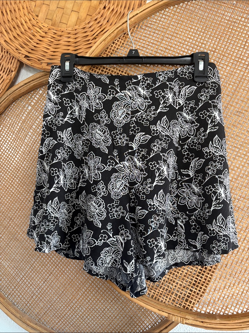 Black Floral Print side zipper Women’s Shorts